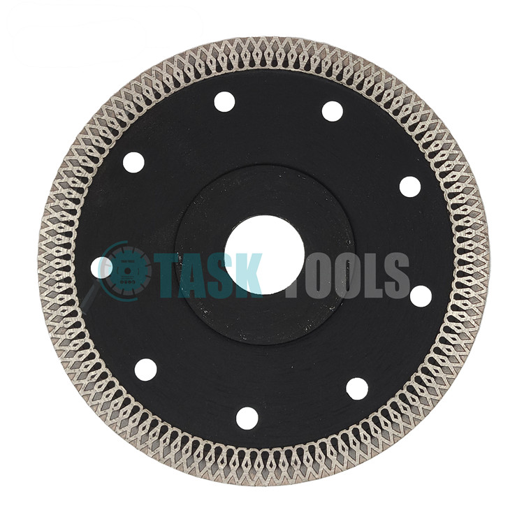Hot pressed diamond saw blade