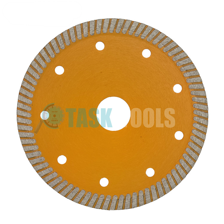 Hot pressed diamond saw blade
