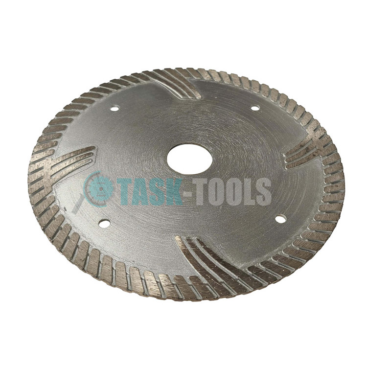 Hot pressed diamond saw blade