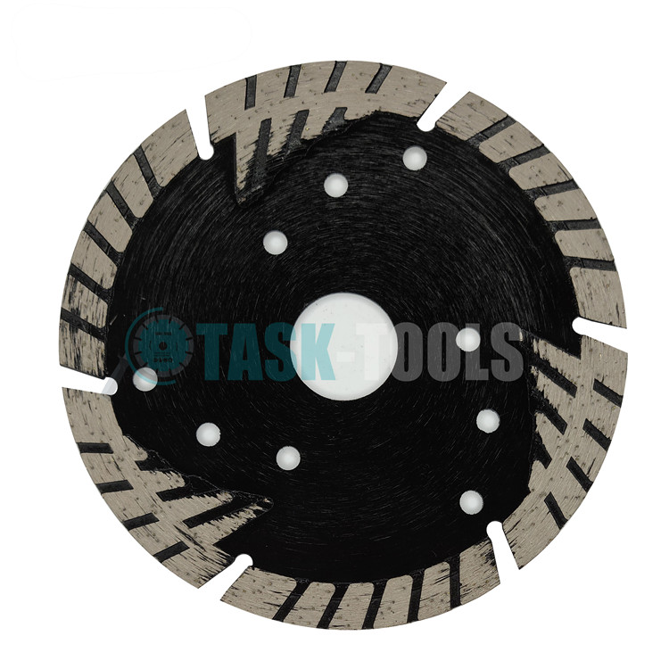 Hot pressed diamond saw blade
